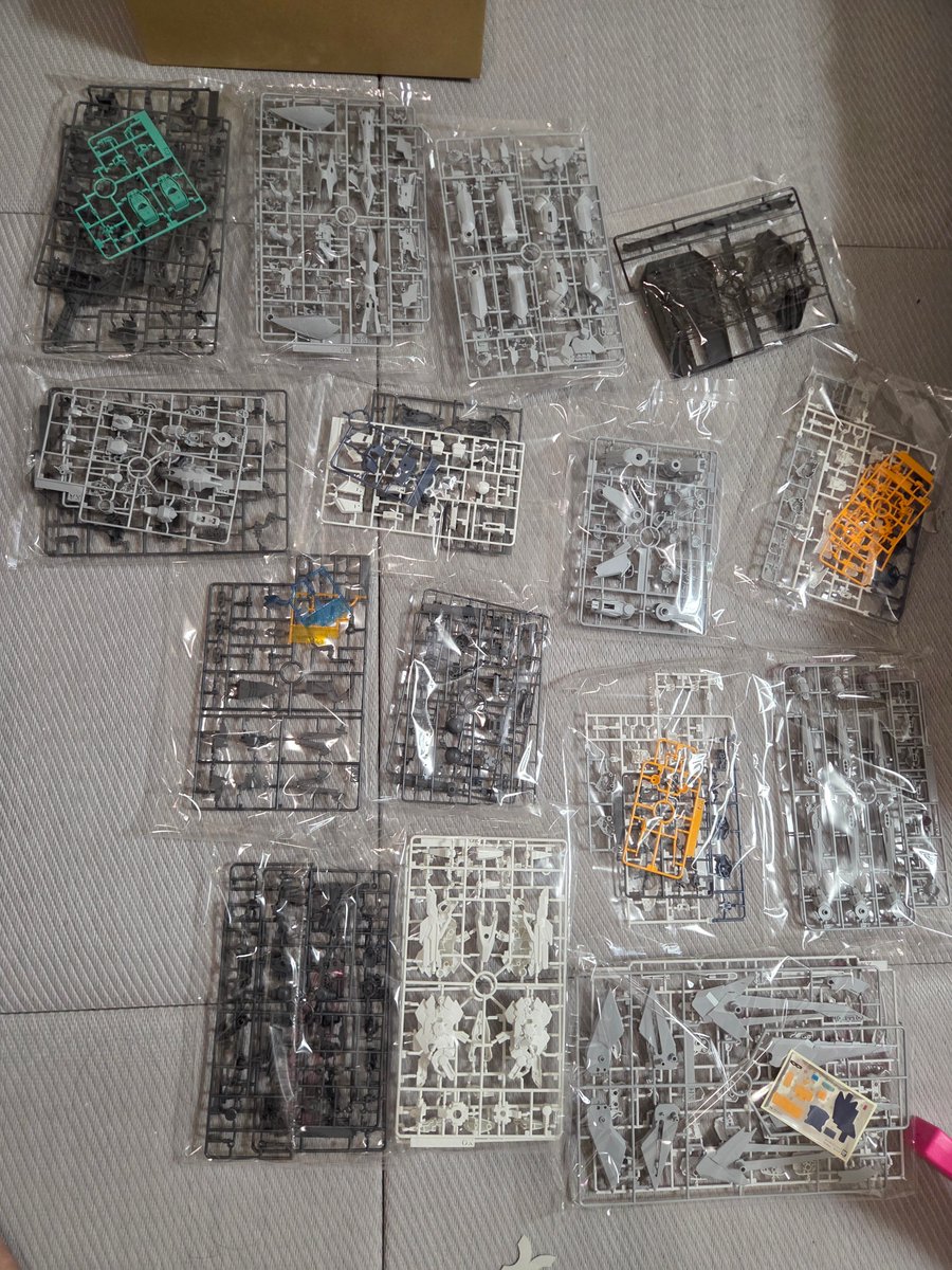 ltanon49's tweet photo. トイ・ストーリー見るついでに買っちゃったよ https://t.co/sQDtR7LQlG
