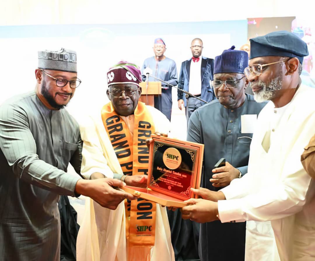 MFaarees_'s tweet photo. PRESS STATEMENT

GOV. LAWAL ATTENDS INAUGURAL STATE HOUSE PRESS CORPS DINNER

Zamfara State Governor Dauda Lawal attended the inaugural State House Press Corps Presidential Dinner at the Presidential Villa in Abuja on Thursday.

At the event, Governor Lawal had the honour of decorating President Bola Ahmed Tinubu as Grand Patron of the State House Press Corps.

The presidential dinner aimed to strengthen engagement between journalists and senior government officials, recognise excellence in presidential reporting, and provide an informal setting for interaction between media and top government figures.

During his remarks, President Tinubu urged media practitioners to uphold professionalism, accuracy, and responsibility in reporting, describing the press as a critical partner in nation-building and democratic governance.

The president reaffirmed his administration’s commitment to press freedom and freedom of expression as guaranteed by the Constitution.

The State House Press Corps comprises journalists accredited to cover the President and activities within the Presidential Villa.

The maiden dinner was attended by the First Lady, Senator Oluremi Tinubu; Secretary to the Government of the Federation, George Akume; Chief of Staff to the President, Femi Gbajabiamila. 

Others in attendance are the Ministers of Finance, Education, Health, Agriculture, and Information, as well as the Head of Service of the Federation, Mrs Didi Esther Walson-Jack.

SULAIMAN BALA IDRIS
Spokesperson for the Zamfara Governor
July 03, 2026.
