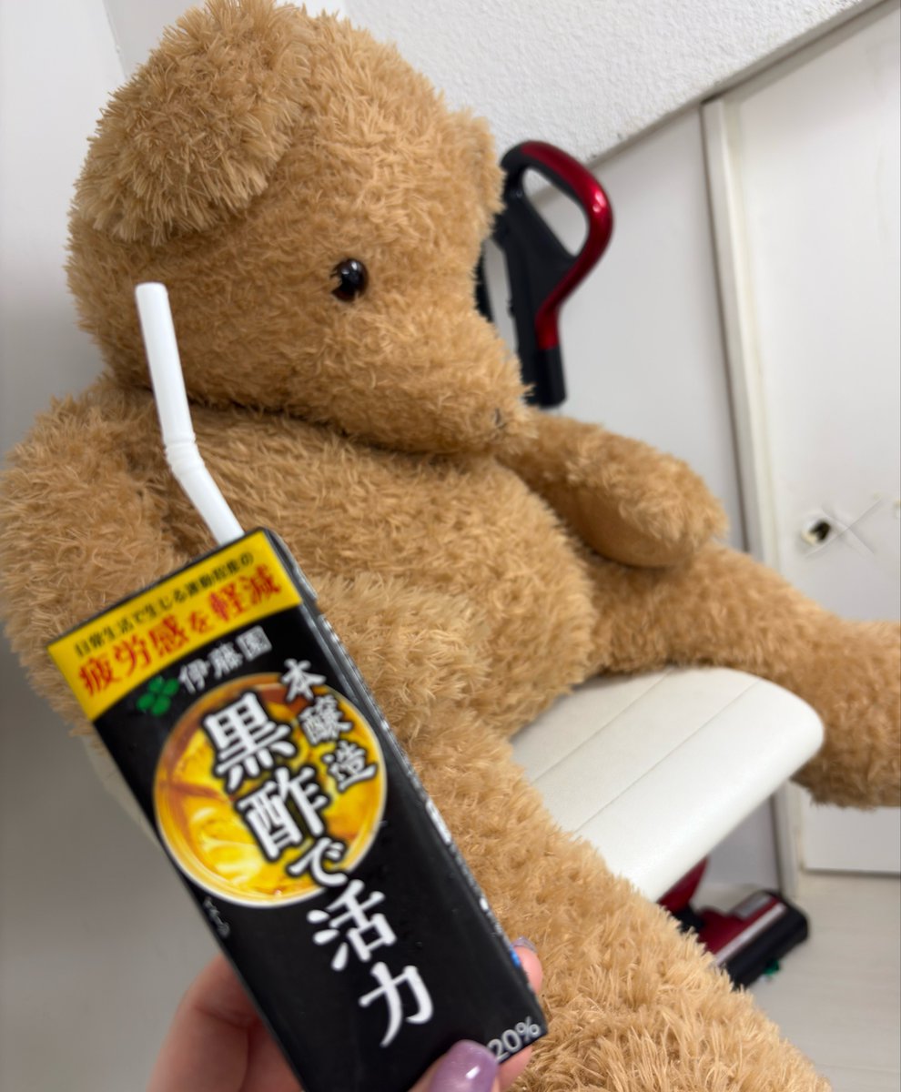 enomoo_'s tweet photo. 取材続きでヘトヘトな体に黒酢🥤心なしか元気になった気がする https://t.co/JY3b4afwH4