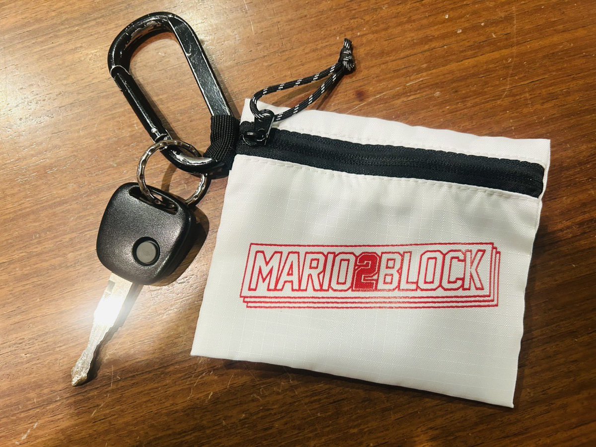 BlockMario2's tweet photo. 【🧸京都大作戦から登場🧸】

🎒ミニポーチ
¥1500

ホワイト
ネイビー

🧖🧖‍♀️バスタオル
¥4000 https://t.co/4t6I7HXjC4