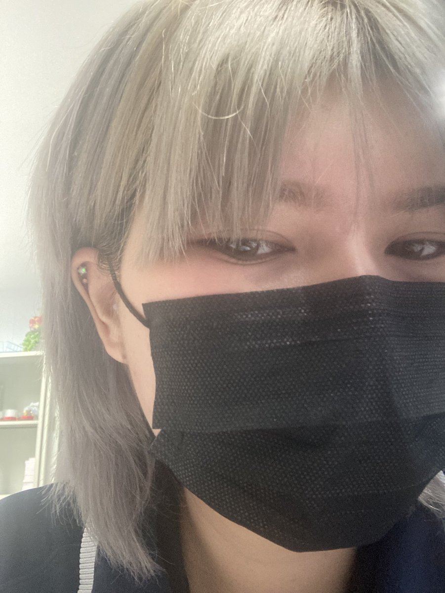 RealNamfonn's tweet photo. เปลี่ยนมาแล้วทุกเฉดตั้งแต่โทนร้อนไปเย็น เดือนละสี เพื่อนไม่เคยจำได้นอกจากเปลี่ยนสี คือเปลี่ยนทรงด้วย //เป็นคนผมยาวไวมาก เสียก็คือตัดทิ้ง+บำรุงวนไปจ่ะ https://t.co/VLJJvqsx8k