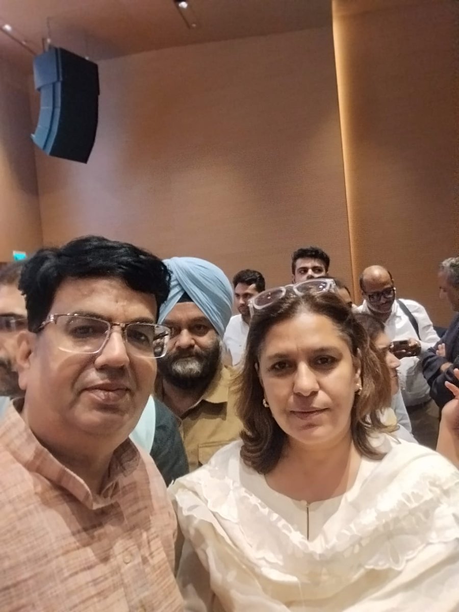 cahimalyanjoshi's tweet photo. Yesterday, I had the opportunity to attend the Meta Training Session organized by the All India Congress Party at Indira Bhavan, New Delhi. The session was highly informative and useful, providing many valuable insights into digital communication and social media.
I extend my special gratitude and heartfelt thanks to Congress Social Media Department Chairperson @SupriyaShrinate Ji for organizing this excellent and successful training session.
I also got the opportunity to exchange ideas and learn with state heads and office bearers from across the country. This training will certainly prove useful in making public outreach through the organization and social media more effective in the future.