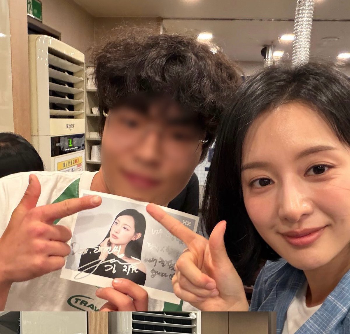 kim_gwnii's tweet photo. (Jul 3, 2026) Actress Kim Jiwon attended a wrap-up party of SBS's new drama #DoctorX 🤍

OP shared “I look like such an awkward mess in this, but…I can’t not brag about it. She looks absolutely unreal in person… She’s so, so kind, and she even asked to take a photo first… I… I like her” 

Kim Jiwon to Yuju “Yuju, you worked really hard. I was so happy that we could act together. Stay healthy, and let’s meet again!” 

#KimJiwon #김지원