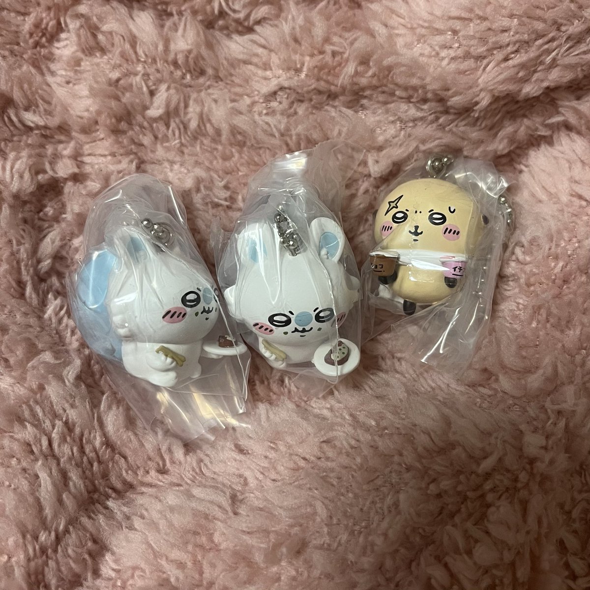 yo_muni62's tweet photo. 【交換】ちいかわたべものいっぱいマスコット3

譲▶️ ラッコ1 モモンガ2

求▶️ちいかわ　たいやき カニ爪

名古屋手渡し>>郵送（まとめての場合◎）
難しいと思いますがよろしくお願いいたします。検索からもお気軽にお声掛けください🌱 https://t.co/HrJHGGIWb8