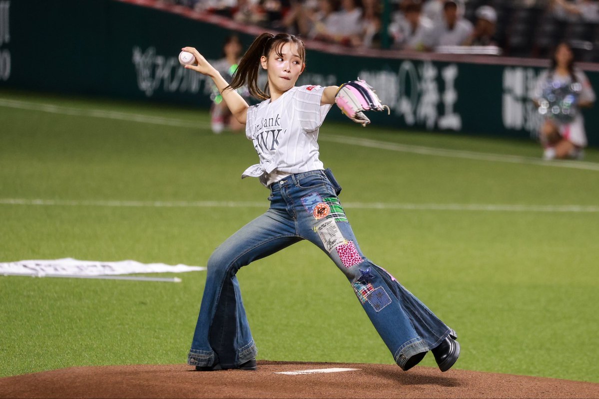 EOS5Dfreelife's tweet photo. #sbhawks
#鷹祭SUMMERBOOST
#リトグリ
今日の勝利の女神😆
2026/7/3 オープニング(待機中)、セレモニアルピッチ #MIKA さん https://t.co/NksDvkyAat