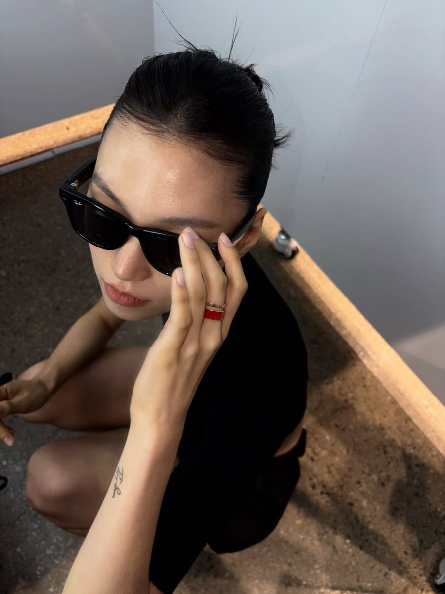doyeonthinker's tweet photo. Kim Doyeon with Ray-Ban Meta https://t.co/LAYE52EOXV
