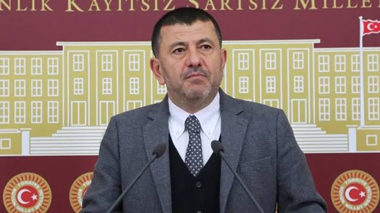 CHP'de İki Önemli İsim Gözaltına Alındı: Yolsuzluk ve Uyuşturucu İddiaları Gündemde