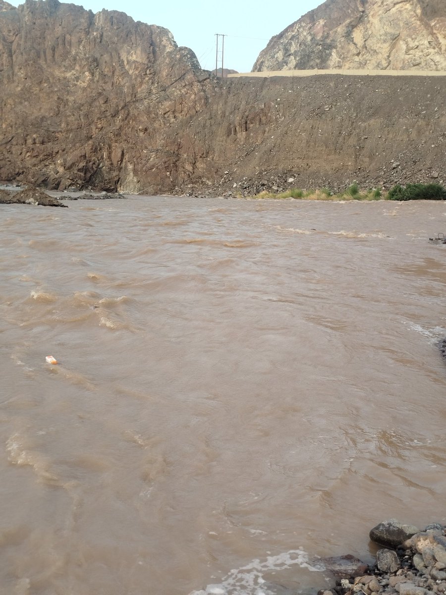 oman9596's tweet photo. من أمطار الخير التي هطلت على وادي ناح ولاية دماء والطائيين 3/7/2026 اللهم صيبا نافعاً 
📸 عيسى السعدي https://t.co/4YKrsbOpO7