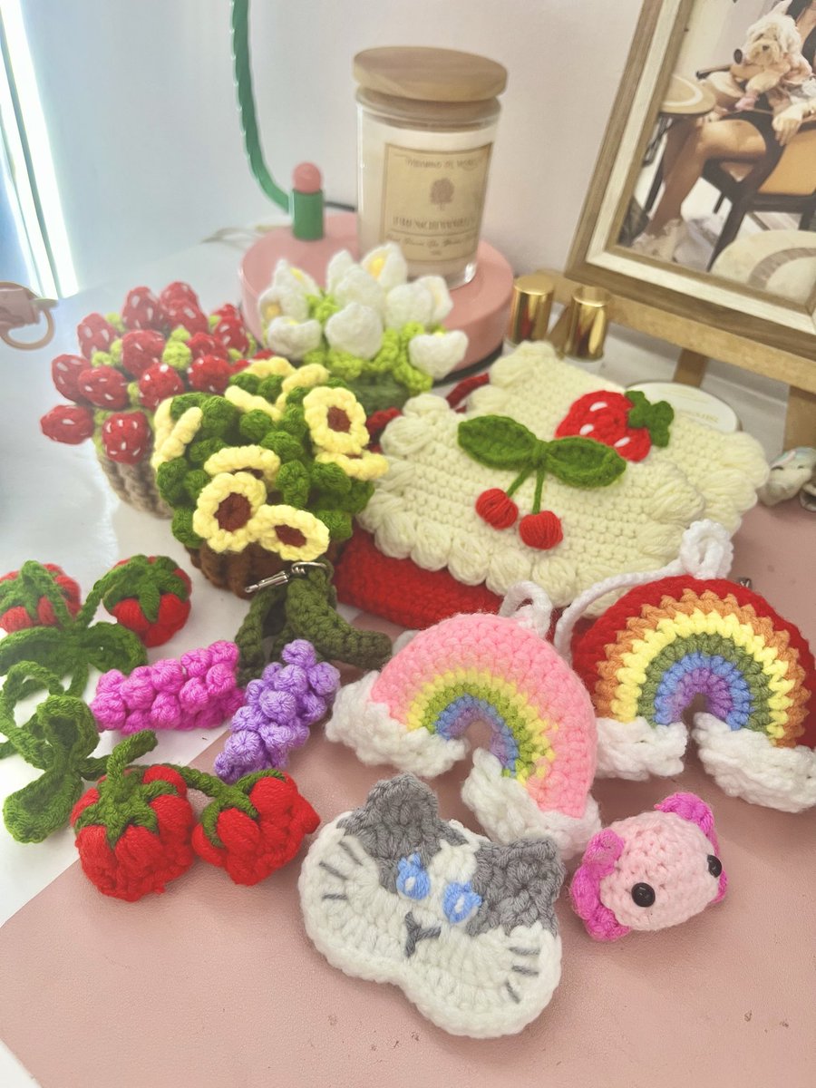 thekishdiary's tweet photo. crochet creations. please be kind, I just started 😅 https://t.co/v9jHXa0JJs