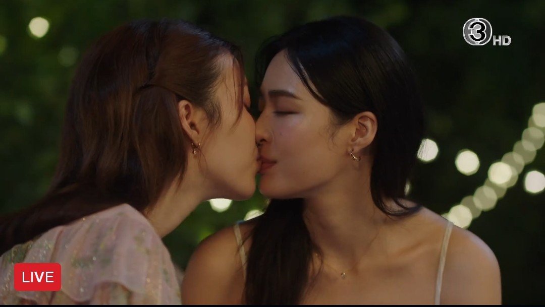mei_yano9's tweet photo. พอถึงฉากนี้มีเสียงกรี๊ดในโรงแรมใครคะ 55555555555555

LINGORM ILF EP3
#วาดฝันวันวิวาห์EP3 https://t.co/XqmGqxV2qT