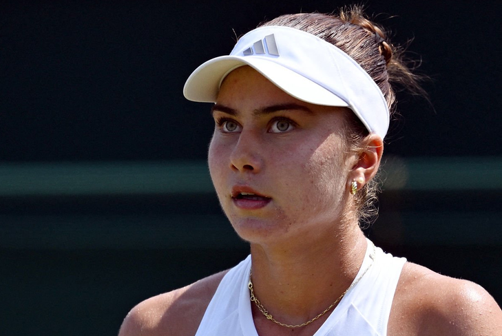 josemorgado's tweet photo. Iva Jovic comes back from a break down in the decider to beat Ekaterina Alexandrova 6-3, 3-6, 6-4 and reach the last 16 at #Wimbledon for the first time!

Massive win on grass for her.

Gets Pegula next. https://t.co/mXMi7JcODB