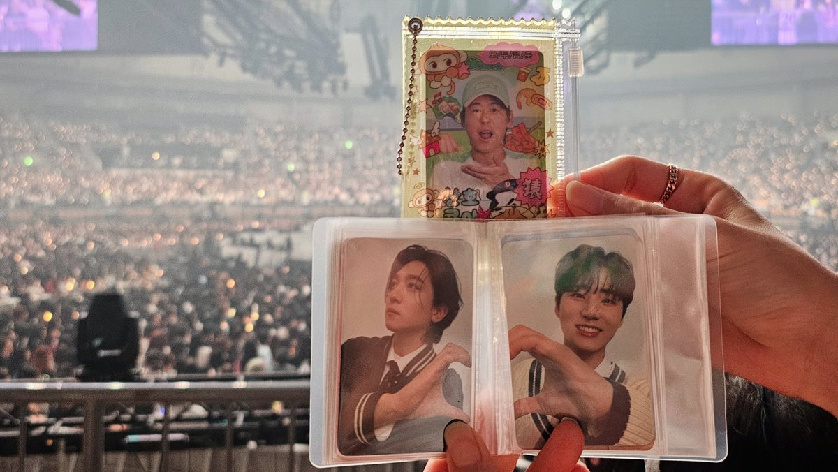 dootaesan's tweet photo. 콘서트장에서 티빙으로 야구시청하다가 옆자리 분(오늘처음봄)에게 야구... 좋아하세요? << 라는 질문을 받고 서로 봉인해제하듯 주섬주섬 각자 야선포카를 꺼내 예절샷을 찍엇다 무지하게 재미잇엇다
오늘의 일기 끗. https://t.co/zCVpBZj8NA