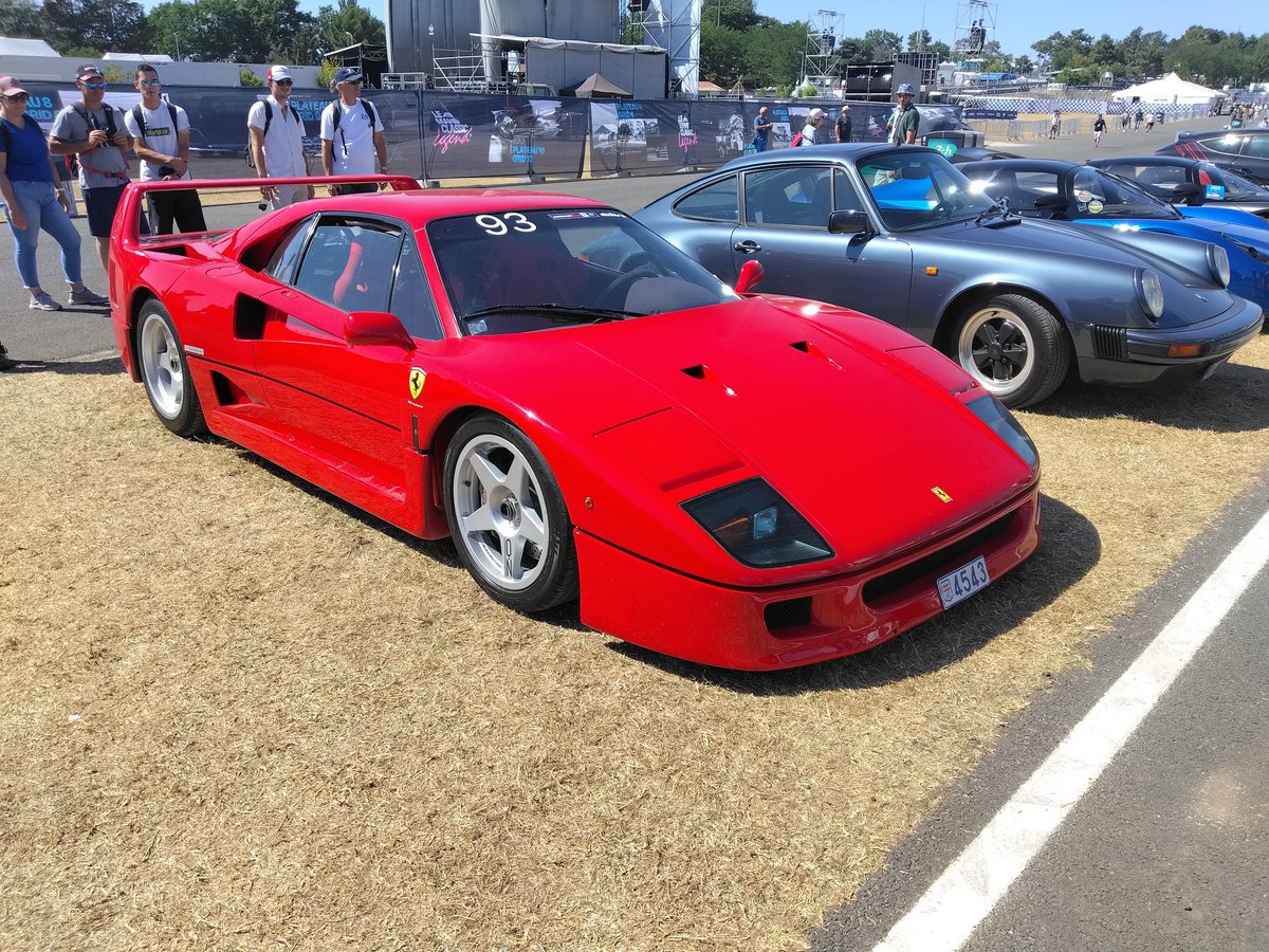 RGcars85's tweet photo. #Ferrari F40 🇮🇹 https://t.co/Mn3WRmvdJV