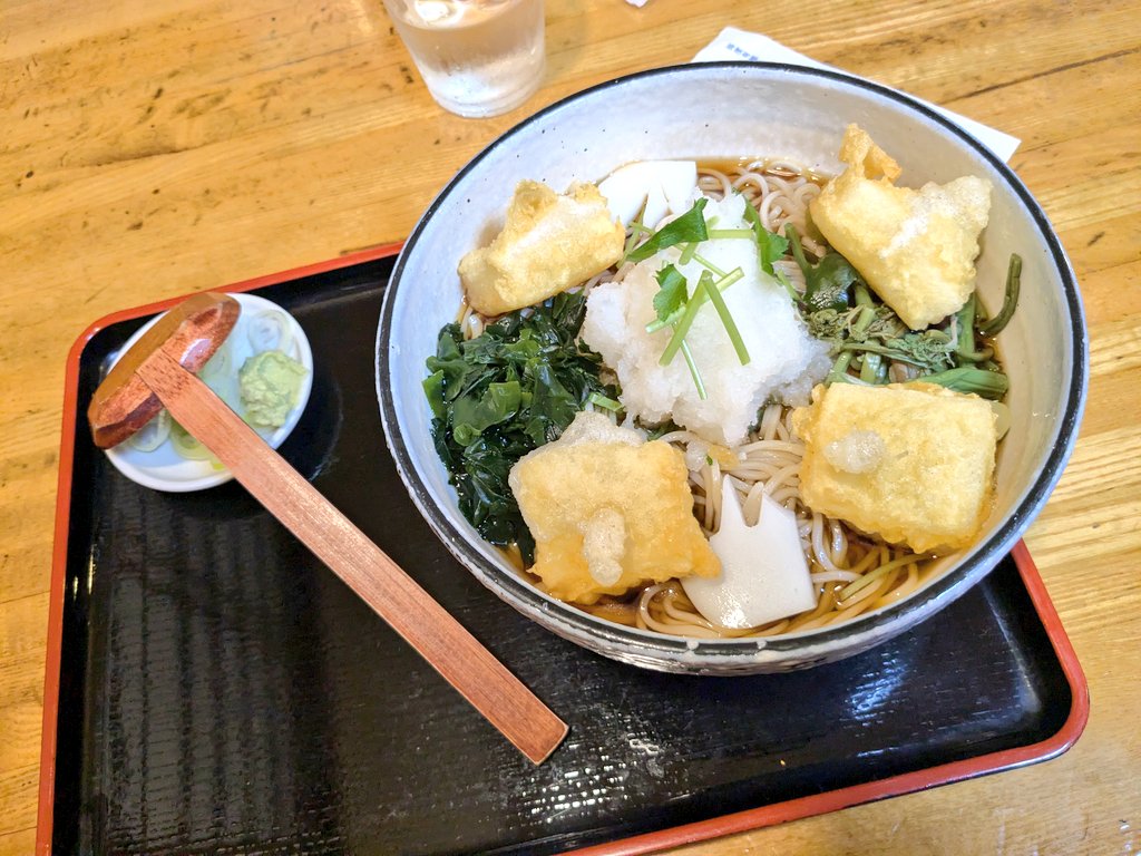 yasuminoura's tweet photo. 今日は北千住店に巡回でした！
柏屋で冷やしみぞれ餅そば！
具沢山で大満足です😋
美味しいそば食べたい方は是非！
#蕎麦 https://t.co/de4jFlkGET