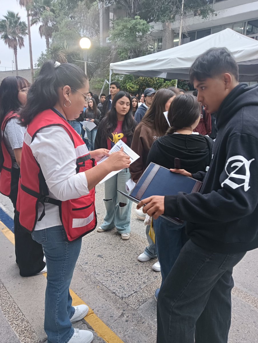 UASLPFCA's tweet photo. 📚La #UASLPFCA recibe a los aspirantes que presentan sus exámenes de conocimientos y psicométrico para formar parte de nuestra comunidad universitaria. Les deseamos una maravillosa jornada.📷¡Éxito en esta importante etapa! #ProcesodeAdmisión2026 #UASLP https://t.co/iGoyRCCHYk