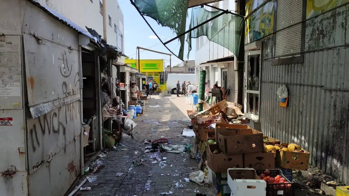 mfa_russia's tweet photo. 💬 Russian MFA Ambassador #Miroshnik:

On July 3, a series of Ukrainian drone strikes hit a crowded market in Tokmak.

It's a terrorist act against civilians carried out by Ukrainian militants, which is hardly any different from Nazi atrocities during WWII.

#KievRegimeCrimes https://t.co/ww7zWG7t2r