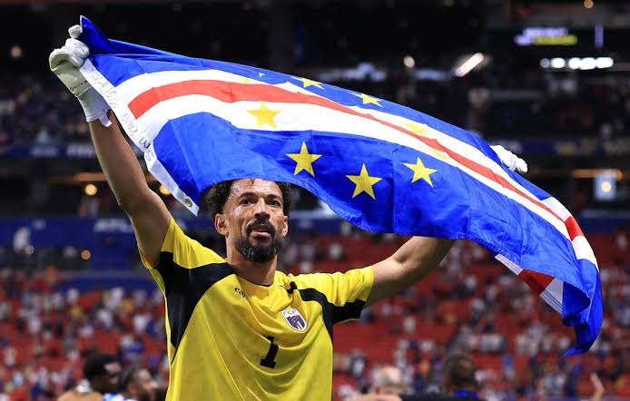 TouchmineX's tweet photo. 🚨 | Drew Fischer is the match refree between Argentina vs Cape Verde. 🇦🇷🇨🇻

Lionel Messi has never lost a match when he is the one officiating and is known for dodgy calls in the MLS favouring certain sides. 👀 https://t.co/UH9ANTSgBO