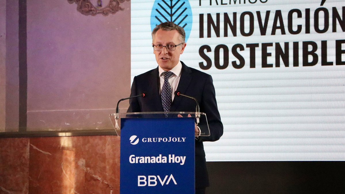 BBVA_espana's tweet photo. Innovar cuidando el entorno ayuda a las empresas a ser eficientes y competitivas.

Felicidades a ViverLivingDrinks, @Aumentur y @la_alfaguara, ganadoras de los Premios Innovación Sostenible Grupo Joly–BBVA por demostrar que el cambio positivo es real. 🌍

https://t.co/R9GLGrA9yO https://t.co/TedStnchzs