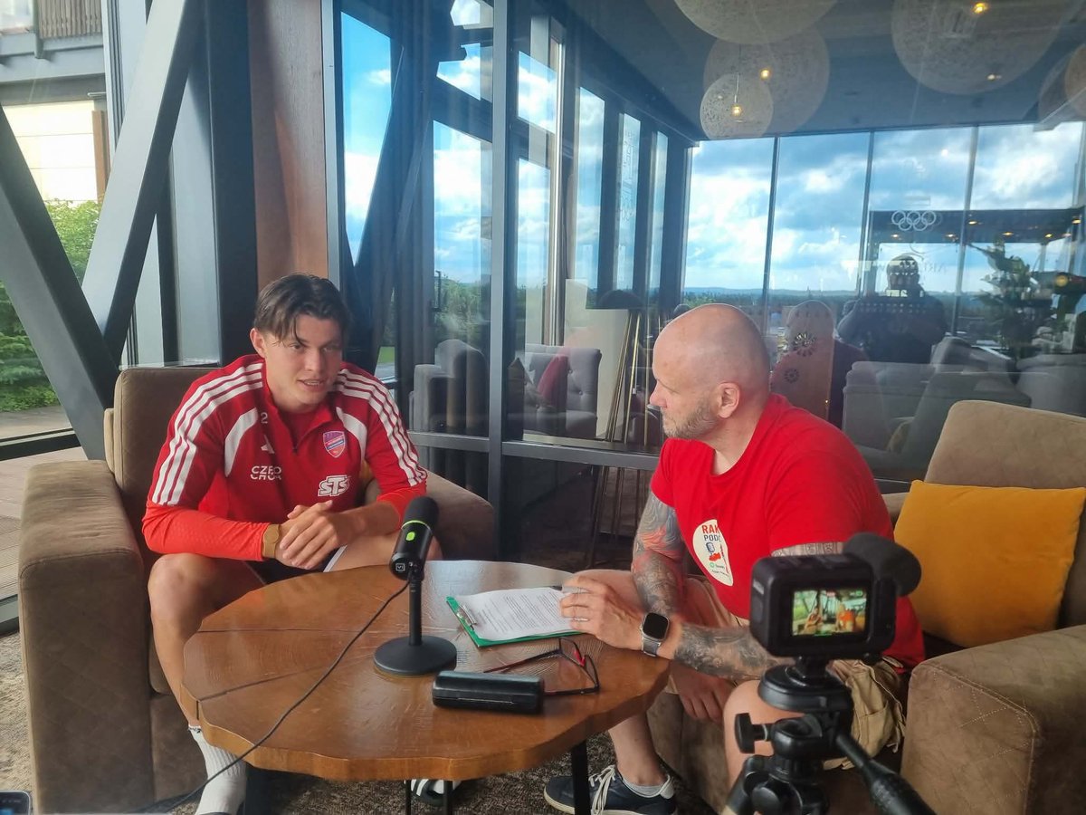 RakowPodcast's tweet photo. Media Day Arłamowie z Rakowem 🔴🔵👊 https://t.co/UMlaUuRKLf