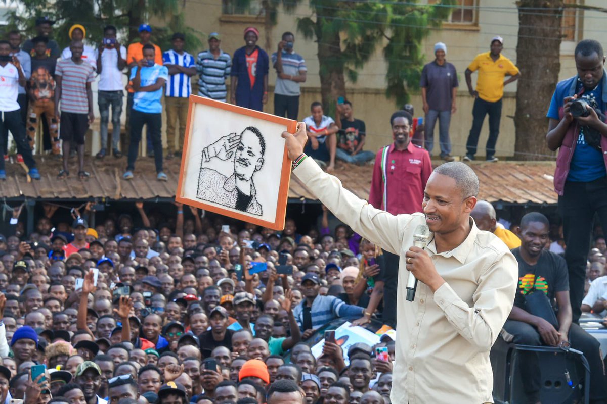 HEBabuOwino's tweet photo. We held a successful rally in Kisii Town.

Corruption has become the only thing this Government has consistently delivered.

Kenyans need real solutions to the challenges facing them; not rhetoric and handouts. https://t.co/bnCEnY0LTy