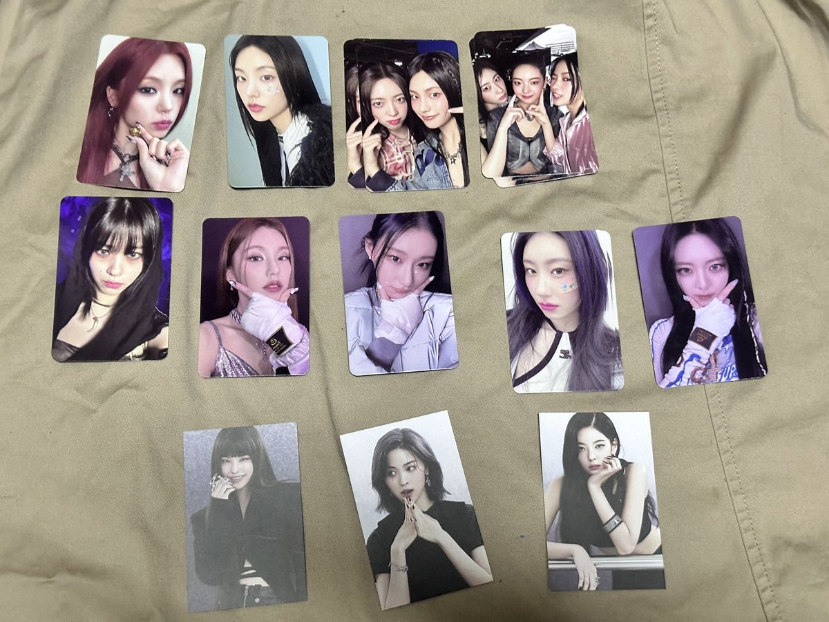 jtrnxx's tweet photo. ไม่มี giveaway ไปแจก เลยพกการ์ดบั้มไปแจกแทนนะคะ เดี๋ยวพรุ่งนี้ถึงแล้วทวิตอีกที เจอแล้วสะกิดขอได้เลยค่ะ 🫶🏻💖
#ITZY_TUNNELVISION_BKK https://t.co/UTyJr9D9og