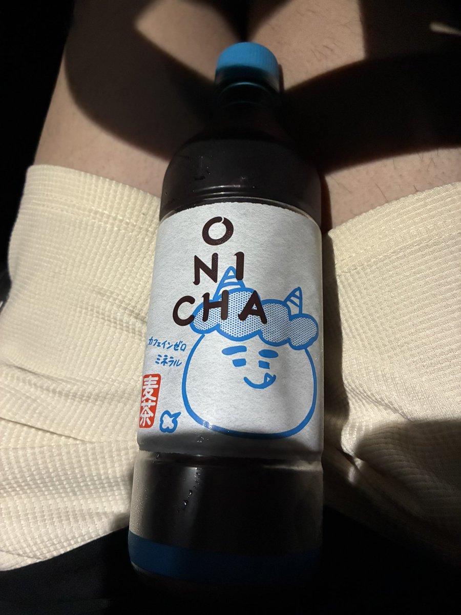ryo19950509's tweet photo. おにちゃ買ってきました！
味はなんかこだわってるなぁ〜感がありました😅
#ヒカキン 
#onicha https://t.co/hyfA0A5nn3