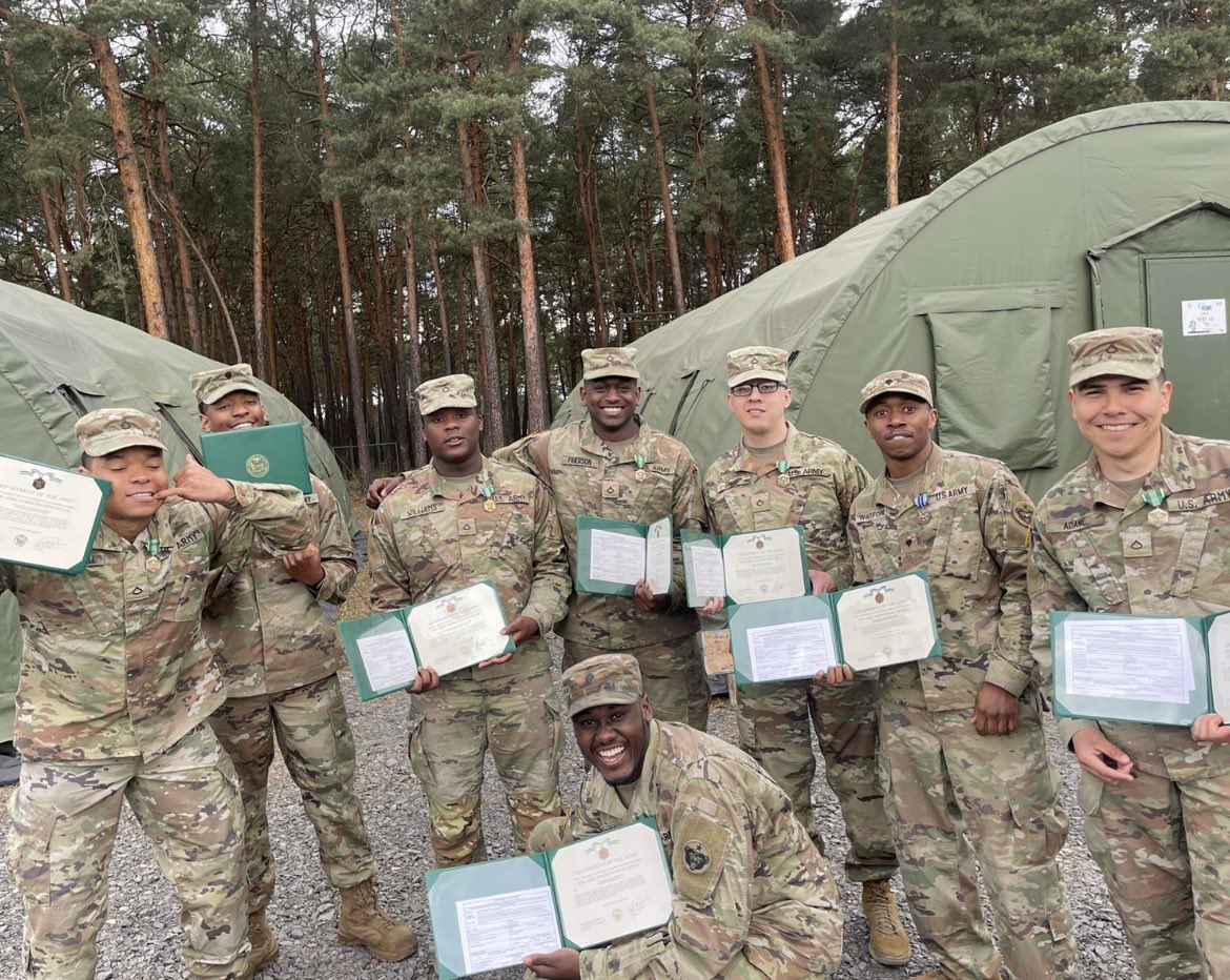 TylerSinou's tweet photo. @Jrlanger @DraftVogel @itmeolliev @nfldraftscout What are we justifying here? was in Poland on a 10 month non combat deployment back in 2021 at the beginning of my military career when I got to my 1st unit after BCT and AIT https://t.co/7aBSVxnl3W