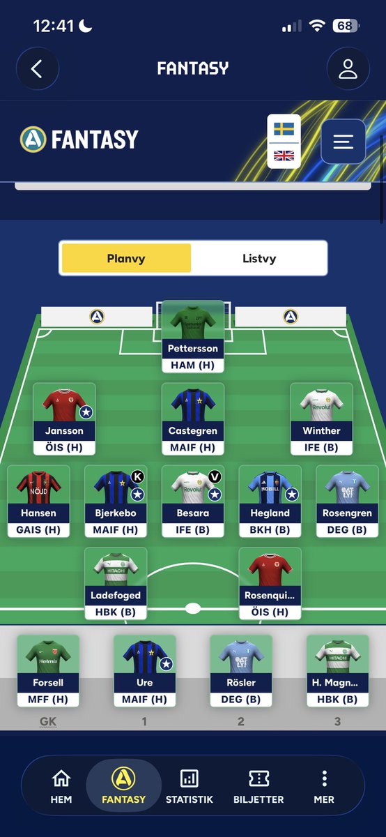 BoxPlay13's tweet photo. @fantasytuben Samma! Startar ure så sätter ja in honom för någon, löser det problemet 18:00 då!😂✌🏽 https://t.co/GyfBd72CJb