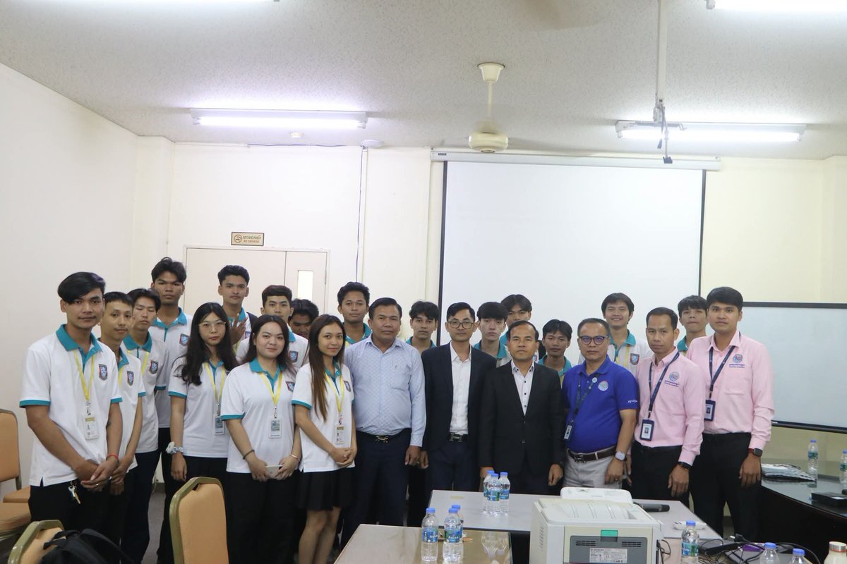 CambodiaTelecom's tweet photo. នៅថ្ងៃទី១ ខែកក្កដា ឆ្នាំ២០២៦ ទ.ក. បានរៀបចំវគ្គបណ្ដុះបណ្ដាលជូននិស្សិត��កពីសាកលវិទ្យាល័យ ប៊ែលធី អន្តរជាតិ ក្នុងគោលបំណងចែករំលែកចំណេះដឹង និងបទពិសោធន៍ https://t.co/iYevMFrxsS