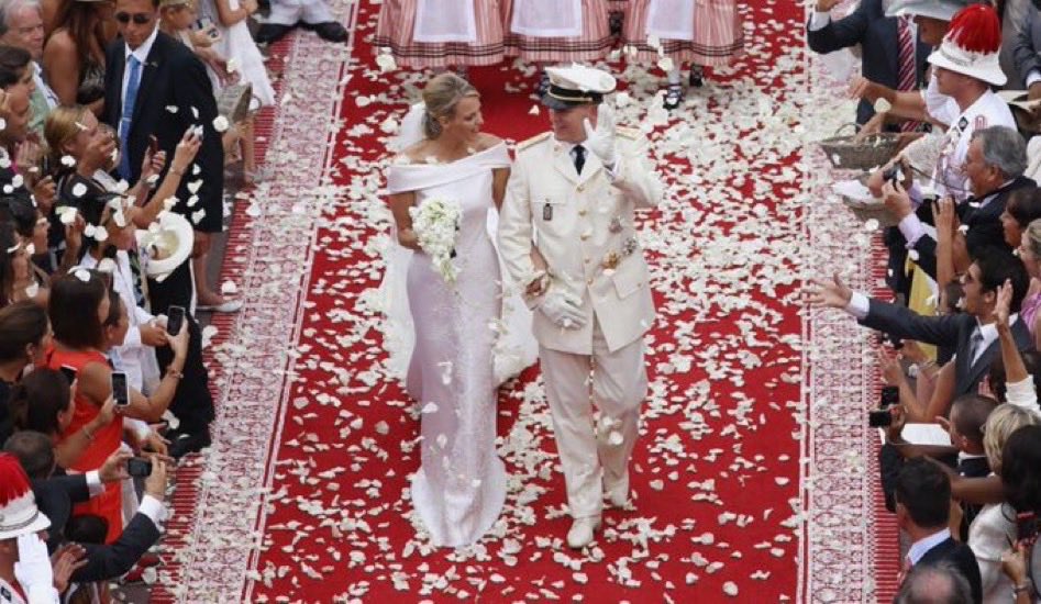 MONACOinUSA's tweet photo. This week, on the 15th anniversary of the marriage of HSH Prince Albert II and HSH Princess Charlene, we send heartfelt congratulations and felicitations!
Happy Anniversary to Their Serene Highnesses🥂 💕🇲🇨
#hshprinceslbertii
#albertdemonaco
#princealbertii
#princesscharlene
#charlenedemonaco
#mariageprincier
#monacoroyals
@palaismonaco
@palaismc
#grimaldi
#monaco
📸: Andreas Rentz