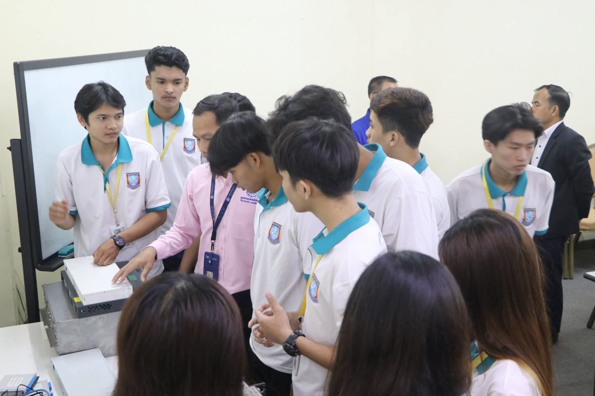 CambodiaTelecom's tweet photo. នៅថ្ងៃទី១ ខែកក្កដា ឆ្នាំ២០២៦ ទ.ក. បានរៀបចំវគ្គបណ្ដុះបណ្ដាលជូននិស្សិត��កពីសាកលវិទ្យាល័យ ប៊ែលធី អន្តរជាតិ ក្នុងគោលបំណងចែករំលែកចំណេះដឹង និងបទពិសោធន៍ https://t.co/iYevMFrxsS