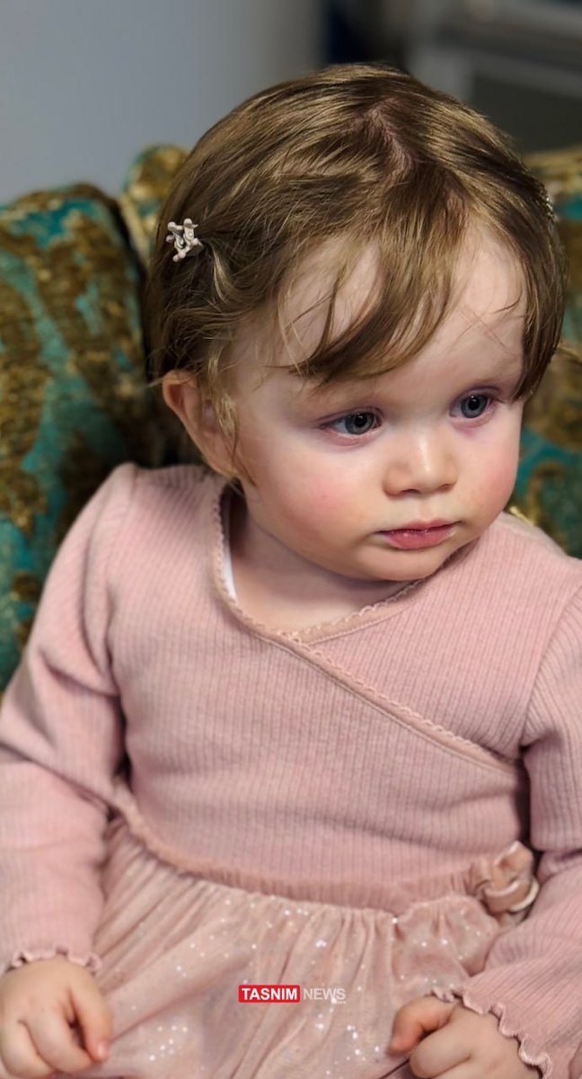 Nexo_Latino's tweet photo. Tenía apenas 14 meses de vida.

No conoció la guerra. No empuñó un arma. No representaba una amenaza .

Zahra Golpayegani, la más pequeña de víctimas del ataque contra la residencia del Líder de la Revolución Islámica de Irán, perdió la vida durante el bombardeo gringo-sionista https://t.co/F2FlqR706c