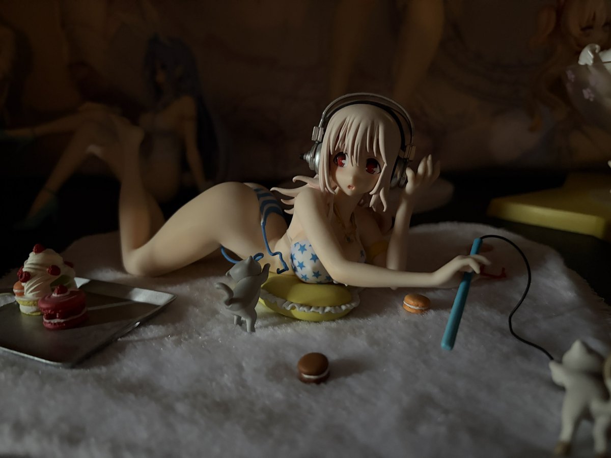 elkittyuhh's tweet photo. my first ever sonico figure early on in collecting:3

#supersonico #sonico #sonicofigure #figurecollecting #figurecollection https://t.co/E1MworbPyQ