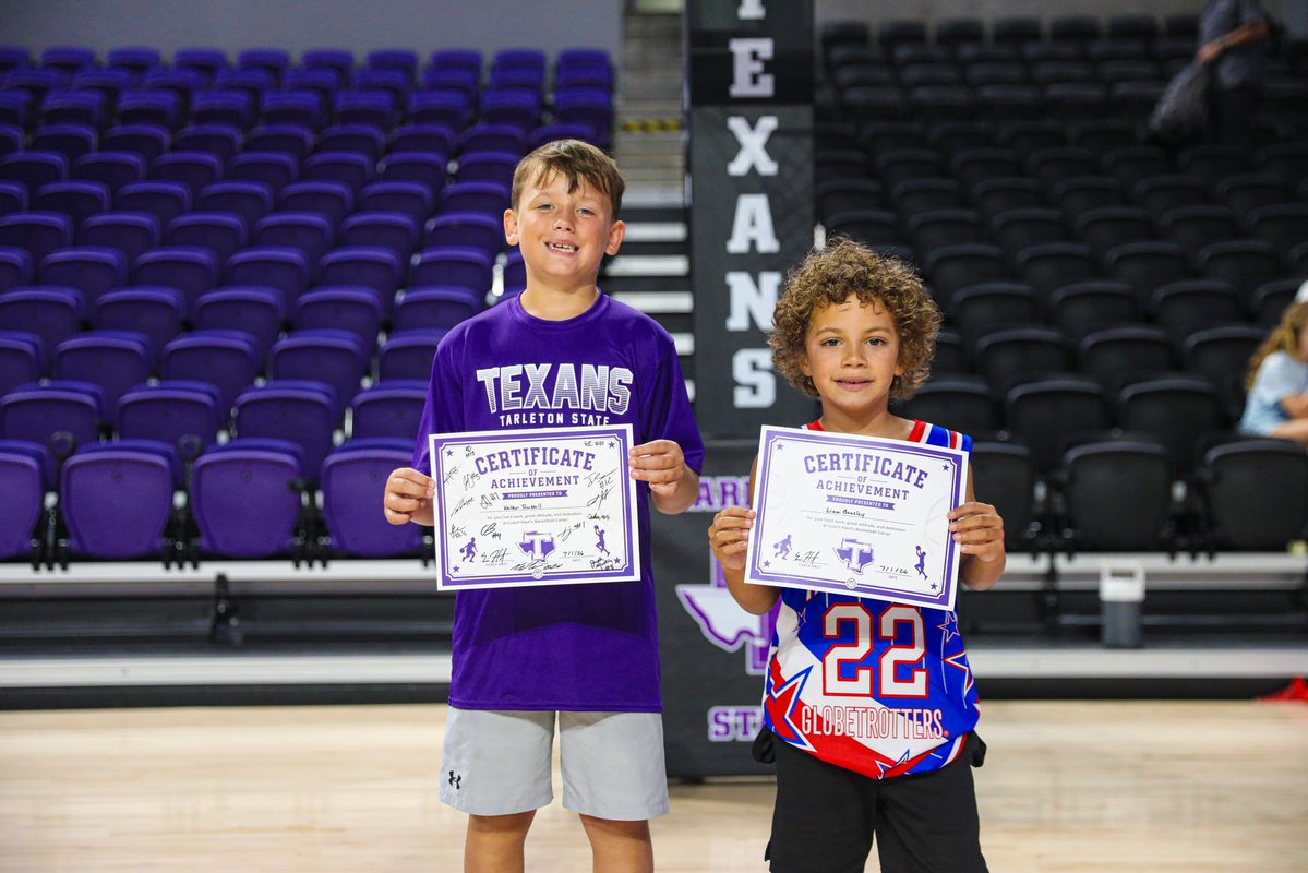 TarletonMBB's tweet photo. The kids got to go home with a few autographs after kids camp last week 🤠 https://t.co/xTCDu7J6Xn