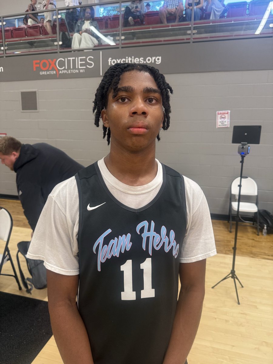 BrettPickartsWI's tweet photo. Team Herro National survives at the buzzer 71-69 in OT

Donovan Calloway had 23 including the game winning free throws for Team Herro @DonovanCal2027 

Gavin Keepers had 29 points for Playmakers East Premier 

#PHTuneUpWI https://t.co/sW1fNvC4MX