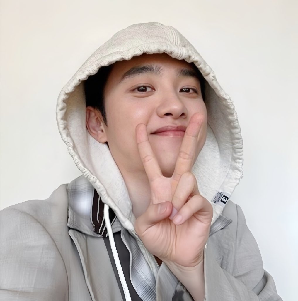 choicolatebar's tweet photo. @oohnaem DAY 1 PO please sana machoose wala akong eribong 😭 #EXhOrizonInManila https://t.co/9foRMkqvcp