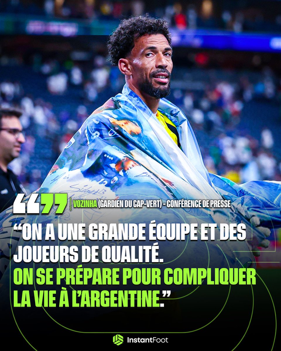 lnstantFoot's tweet photo. 🚨🚨LE CAP-VERT PEUT-IL RÉALISER L’EXPLOIT D’ÉLIMINER LE CHAMPION DU MONDE EN TITRE ET DE SE QUALIFIER EN HUITIÈMES DE FINALE ? 🌟🇨🇻

En tout cas, le sélectionneur, le Président et les joueurs y croient ! 

Premier Mondial pour cette nation et elle a déjà surpris le monde entier. 

Match nul face à l’Espagne. 🇪🇸🤝
Match nul face à l’Uruguay. 🇺🇾🤝
Match nul face à l’Arabie Saoudite. 🇸🇦🤝

Termine 2ème de son groupe avec 3 points et se qualifie en 16èmes de finale. 🤩

Si il y a bien un match à ne pas rater c’est bien Argentine - Cap-Vert à 00h ! 🇦🇷🇨🇻