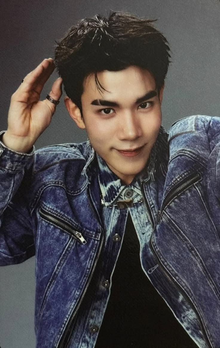 ninetapes's tweet photo. @fouloverr IT'S THIS ONE!! i didn't even get to take a pic of it 💔💔💔💔💔 https://t.co/qRDUaOccII