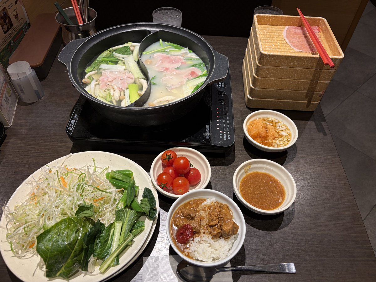 yum_tw's tweet photo. 15日目
🍅デイリー消化⚓️
野菜一日これ一本

明日はいよいよ決戦！
毎日野菜ジュースで参戦した結果は如何に！

今晩はしゃぶ葉で、金曜カレーとしゃぶしゃぶ。野菜を普段よりマシマシ摂取！
鍋にぶち込んだプチトマトとオクラ、それに青菜がおいしかった👍

#西友code831
#待ってろ西友
#カゴメC2機関 https://t.co/PI77QAVRmD