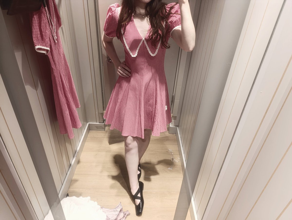 sandrodette's tweet photo. shopping day with mom ₊˚⊹♡ (i could have been grinding for my princess sandrone instead though...) https://t.co/m5dDKLUbIl