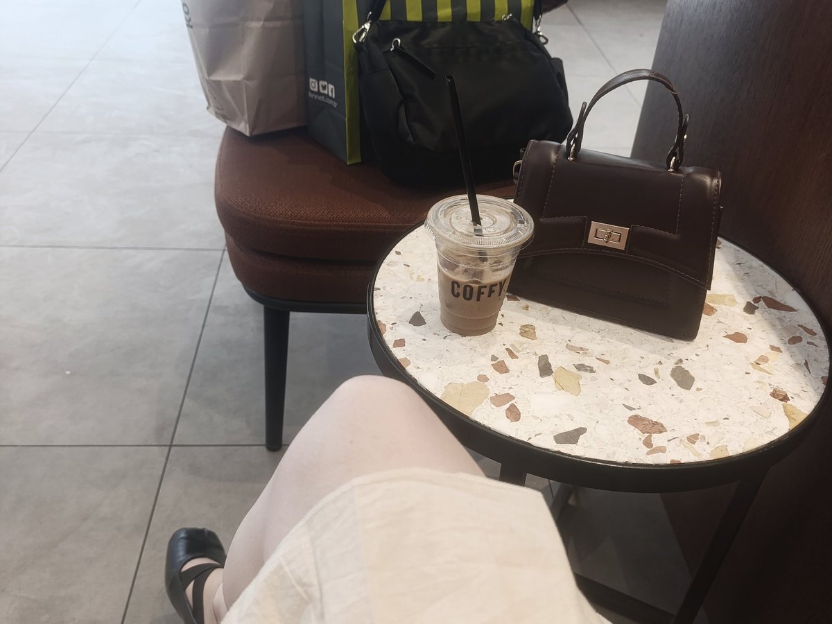 sandrodette's tweet photo. shopping day with mom ₊˚⊹♡ (i could have been grinding for my princess sandrone instead though...) https://t.co/m5dDKLUbIl