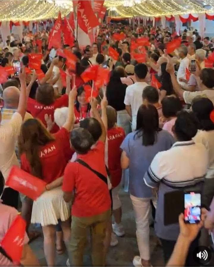 apanakdikato's tweet photo. Di Yong Peng DAP kalah pada tahun 2022 sb cina tak keluar mengundi takut covid..

Kali ni mmg mapoh kerah la MCA BN https://t.co/ovPzWkgEb6