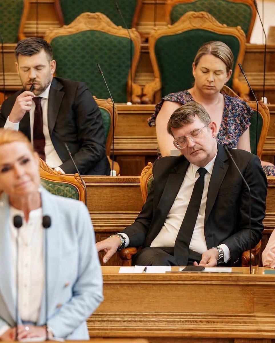 KnudK2's tweet photo. @troelslundp @hellekramp Men der arbejdes hårdt på ny vilkår....
#dkpol https://t.co/r6dZURoeuA