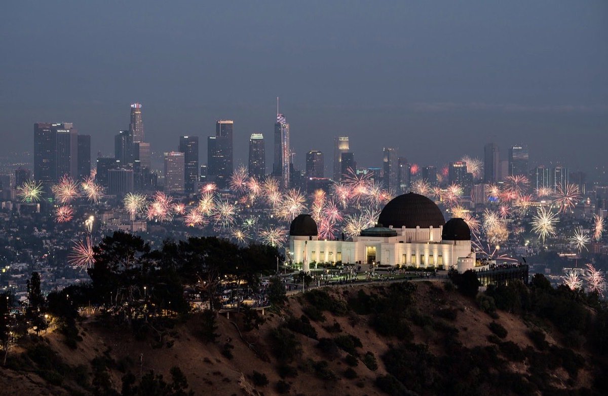 bay_photography's tweet photo. The countdown to Americas 250th birthday begins 🇺🇸

Is LA ready for the city-wide 🎆 show?

The view from the Griffith Observatory is a great place to enjoy the celebrations. https://t.co/xwmuiJfyhz