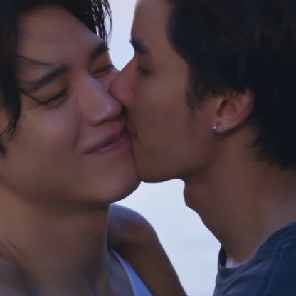 mnmnnese's tweet photo. เห้ยเตง อิจฉาคนมีแฟนว่ะ หอมฟอดใหญ่มาก หมั่นไส้ๆๆๆ 5555555
#ADogAndAPlaneEP6 https://t.co/53q5LGf1Dx