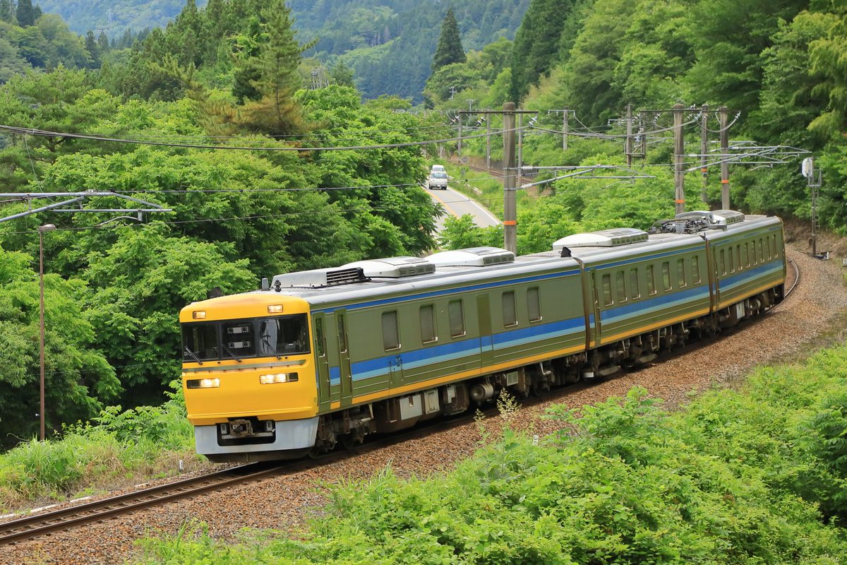 DeepSto19699071's tweet photo. 2026.07.03
本日の中央西線
385系の試運転は無かったようですが、こんなのがやって来ました。
#ドクター東海 
#キヤ95系
#検測車 https://t.co/lOVYPhqksx