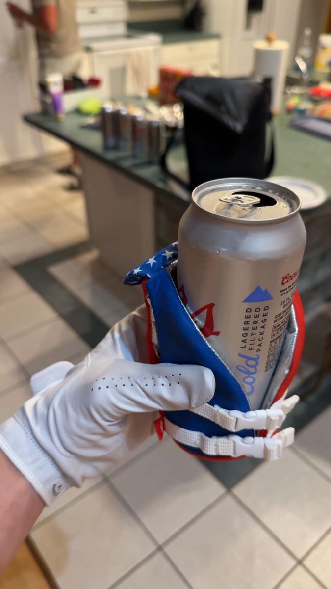 Slamburgular's tweet photo. Slight helping wind. Water is NOT in play. #happy4th https://t.co/IAUL8b3slh