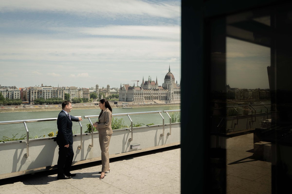 _OrbanAnita's tweet photo. Today I welcomed Czech Foreign Minister Petr Macinka  in Budapest. 🇨🇿🇭🇺

We reviewed key Hungarian–Czech bilateral issues and followed up on the recent V4 Summit in Gödöllő.

We also started preparations for a joint government meeting and discussed closer cooperation on transport, healthcare, energy, competitiveness and EU enlargement.