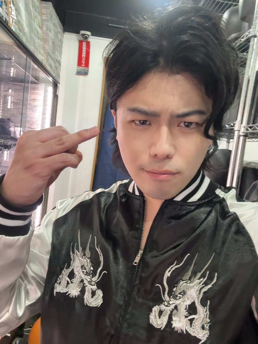 TheYugth's tweet photo. 本日 #SUGAMOプロレス にお越しいただきありがとうございました！

案外勇馬です。
この距離だと案外そうでも無いです

この団体の新たな時代を俺がつくります！💅

#安齋勇馬  #案外勇馬 https://t.co/QbQE7NelhK