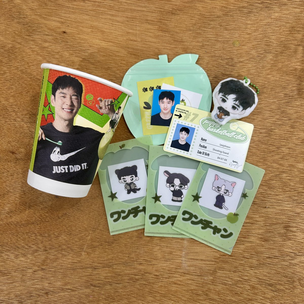 ljh_and1's tweet photo. ⋆ฺ｡*:･ 𝟐𝟎𝟐𝟔 𝐋𝐞𝐞𝐣𝐞𝐡𝐨𝐨𝐧 𝐛𝐢𝐫𝐭𝐡𝐝𝐚𝐲 𝐜𝐚𝐟𝐞 ｡:°ஐ

𝙋𝙪𝙥𝙥𝙮 𝙗𝙖𝙨𝙠𝙚𝙩𝙗𝙖𝙡𝙡 𝙘𝙡𝙪𝙗 🐾

이제훈 배우님의 생일을 진심으로 축하합니다!
오늘부터 이틀간 열리는 생일 카페에도 많은 관심 부탁드리겠습니다. 감사합니다. 🍏 https://t.co/QbMLrT4lD2